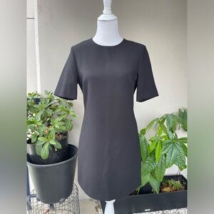 ☘️ Zara Short Sleeve Fitted Mini Dress in Black, M